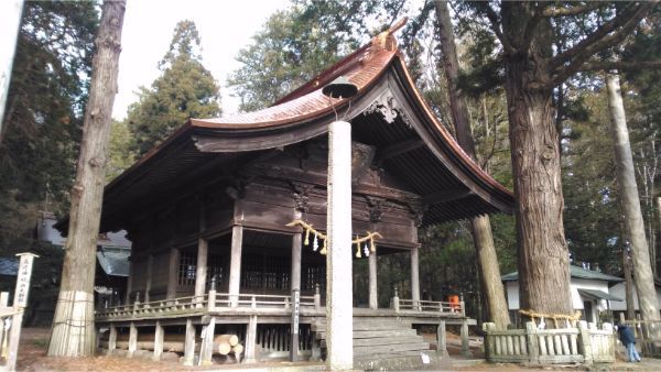 矢彦神社の神楽殿
