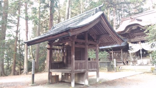 矢彦神社の勅使門