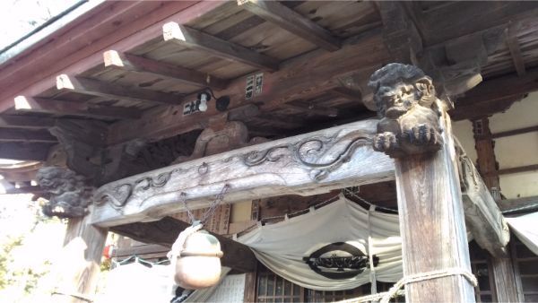 松尾神社拝殿の向拝