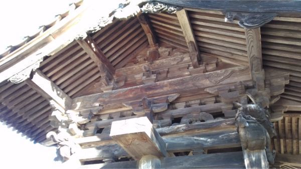 光徳寺の不開門の側面