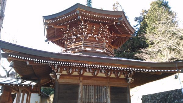 光徳寺の仏舎利殿の側面