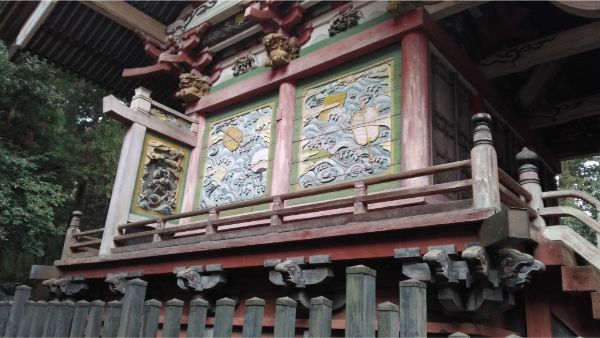 菅原神社本殿の左側面の彫刻