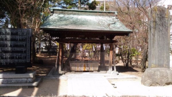 四柱神社の手水舎