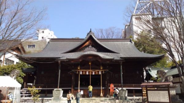 四柱神社の拝殿