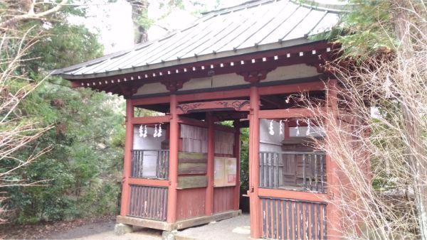 石楯尾神社の随神門