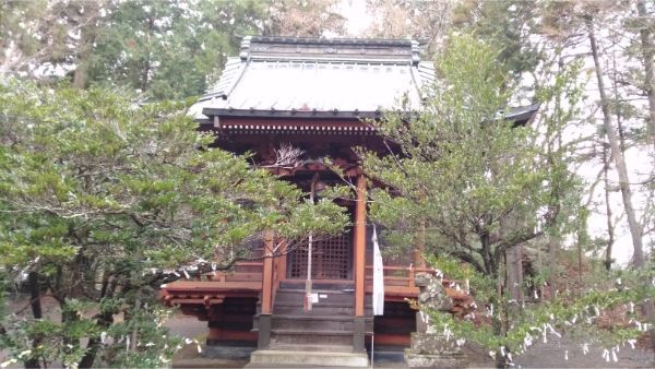 石楯尾神社の拝殿