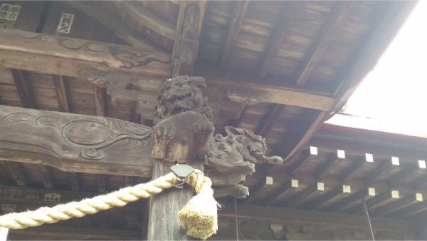 諏訪神社拝殿の向拝