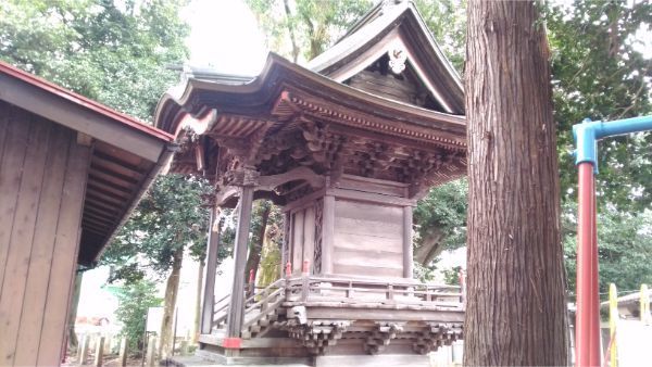 諏訪神社本殿