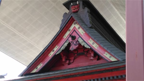 三嶋神社本殿の妻壁