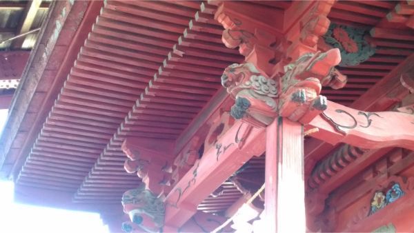 八王子神社本殿の向拝