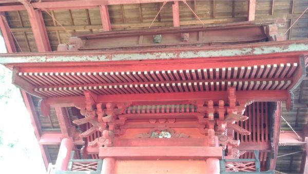 八王子神社本殿の背面