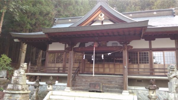 稲村神社の拝殿