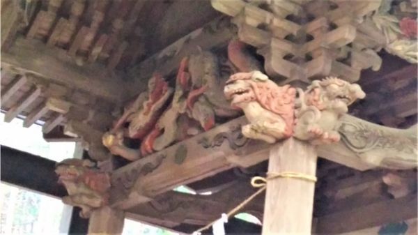 稲村神社本殿の向拝