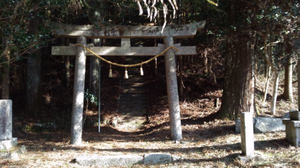 八柱神社の境内入口