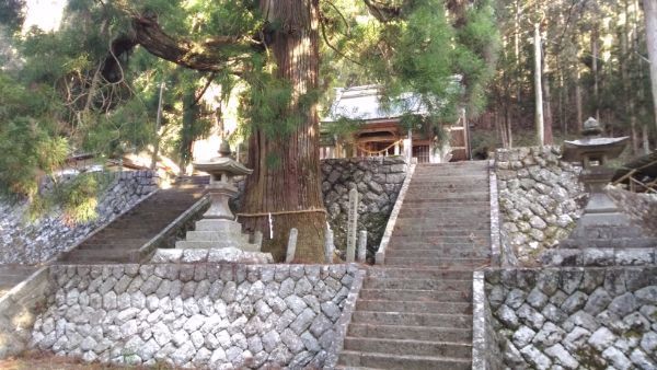 八柱神社の石垣
