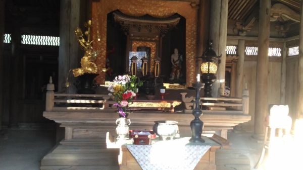 定光寺本堂の須弥壇