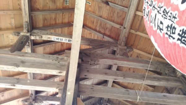 仁王門の屋根裏