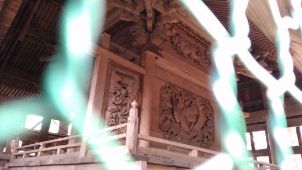 諏訪神社本殿背面