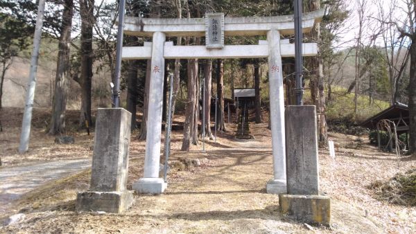 諏訪神社の鳥居