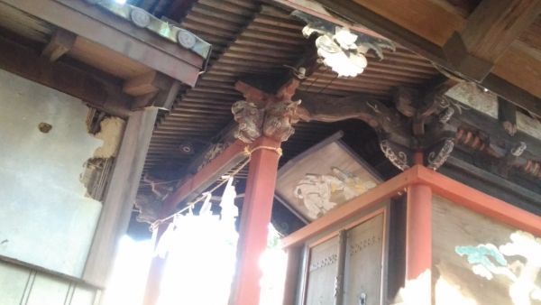 住吉神社本殿の向拝