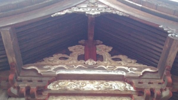 熱那神社本殿の妻壁