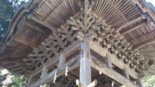 穂見神社神楽殿の軒裏