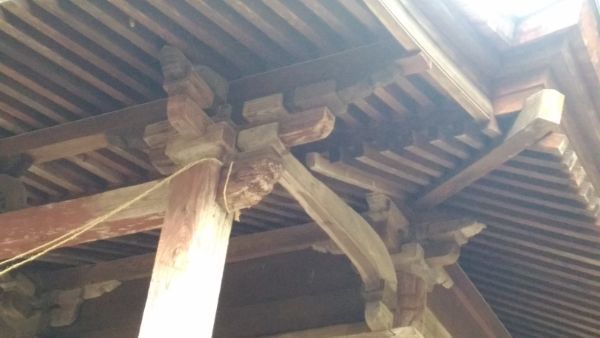 葛山落合神社本殿向拝の組物と木鼻