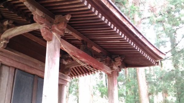 葛山落合神社本殿向拝