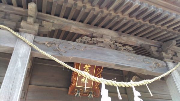 秋葉神社の向拝