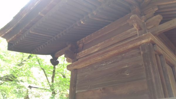 高良神社の左側面