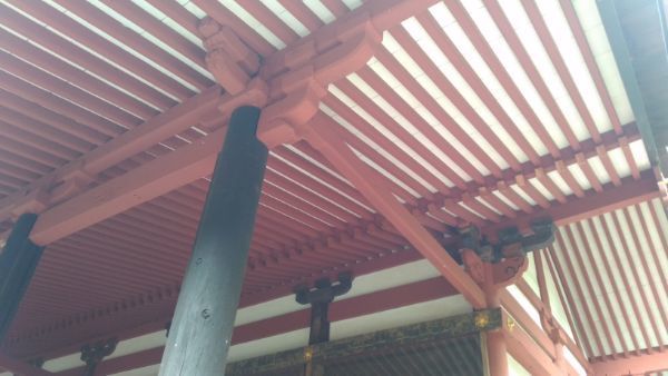 窪八幡神社本殿の向拝軒裏