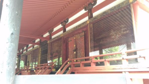 窪八幡神社本殿の母屋正面