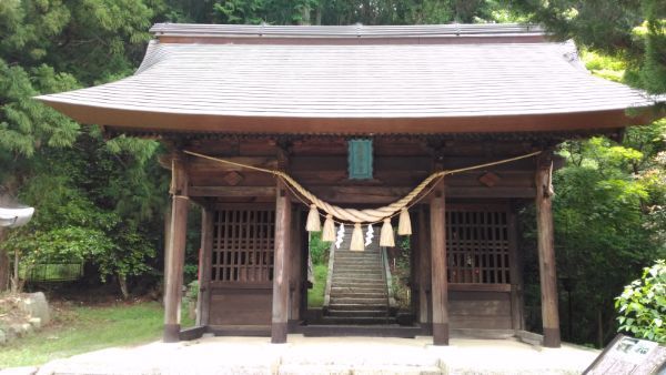 神部神社随神門