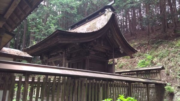 神部神社本殿