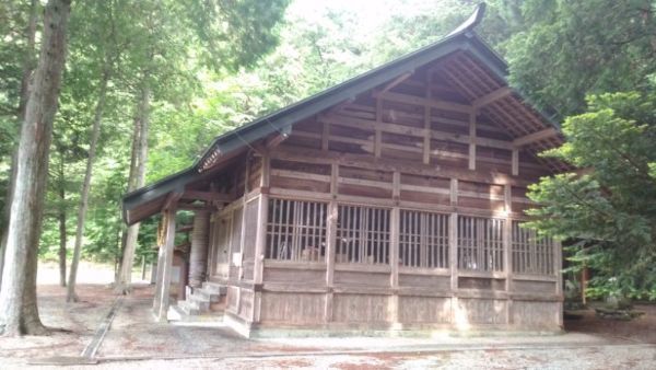 白山御嶽神社拝殿