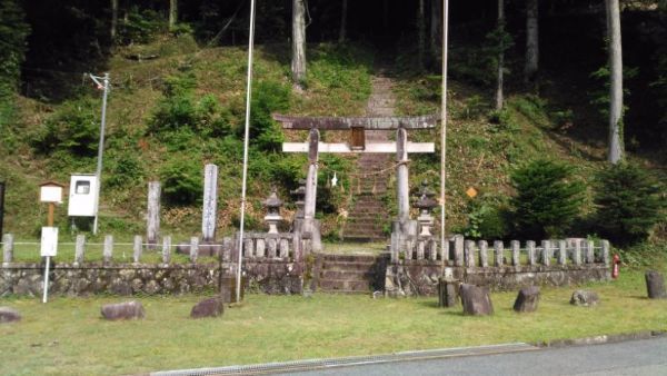 白山神社入口