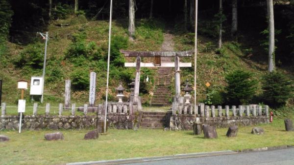 白山神社入口