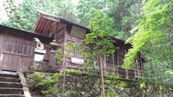 白山神社拝殿