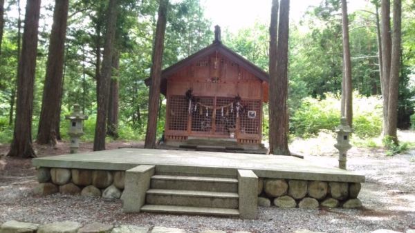 阿智神社奥宮舞台と拝殿
