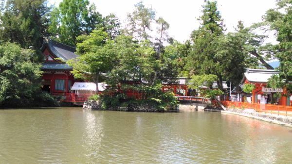 生島足島神社遠景