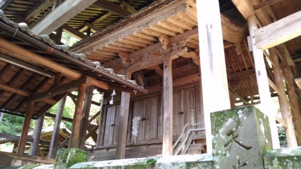 手塚八幡社本殿