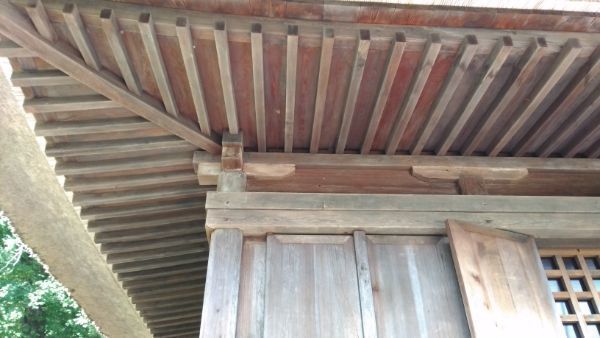 中禅寺薬師堂正面軒下