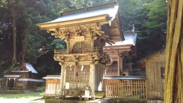 塩野神社勅使殿