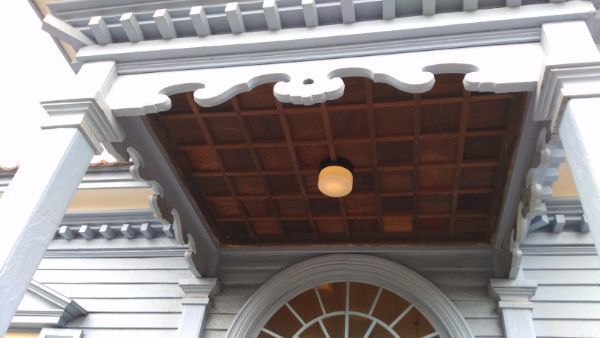 旧鶴岡警察署庁舎車寄せ