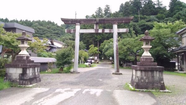 西奈弥羽黒神社鳥居