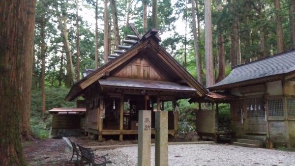 浪合神社拝殿