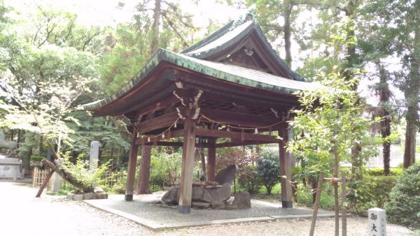 六所神社手水舎