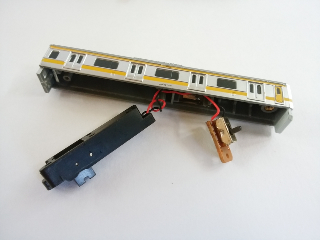 ZZトレインのモーター車輌を分解してみる - 日ノ出前検車区