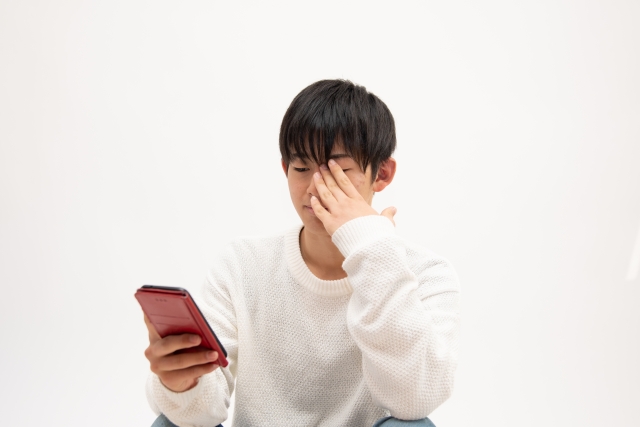 中学生男子 スマホ