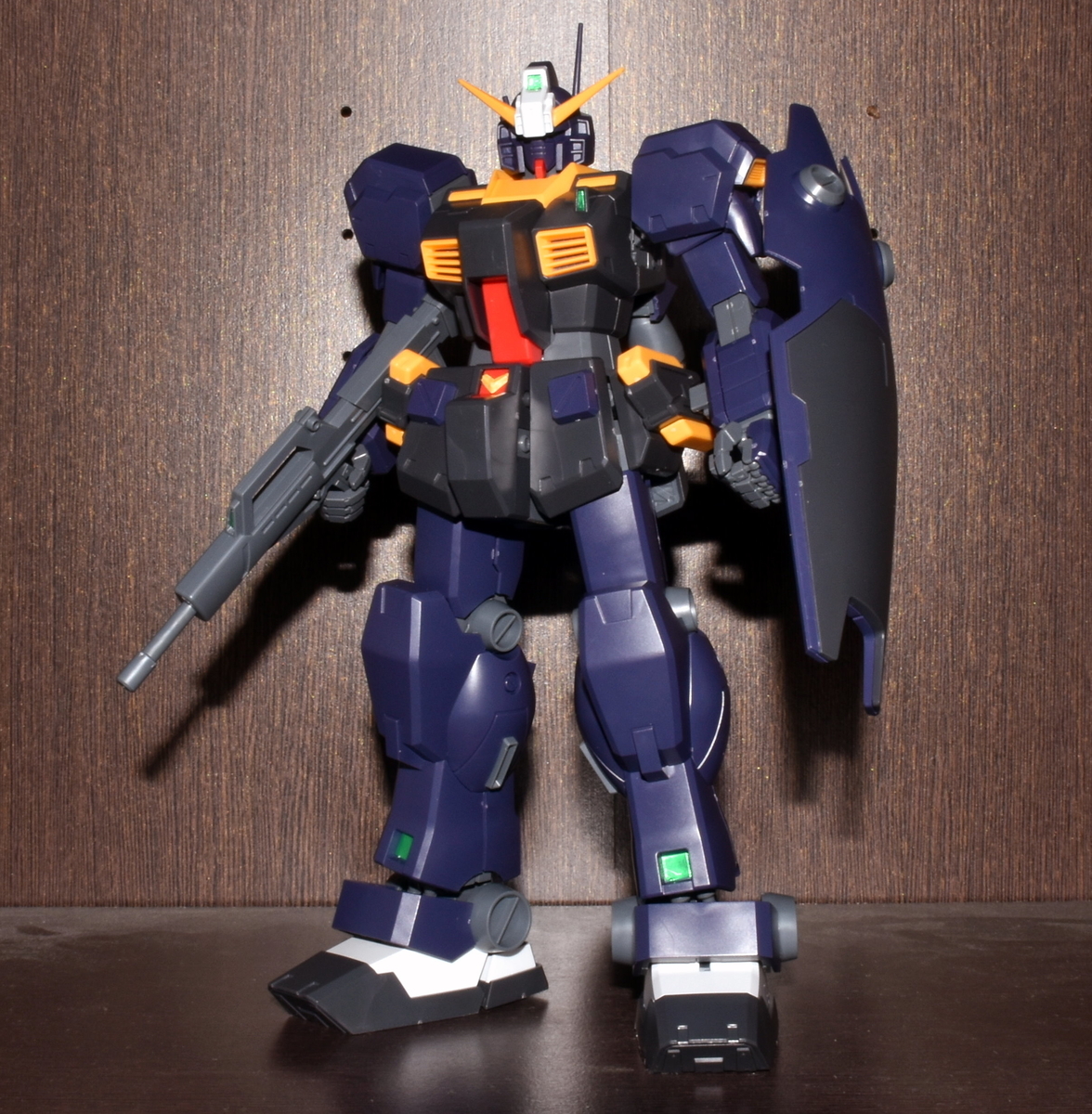 バンダイ MG RGM-79Q ジム・クゥエル(ヘイズルヘッド)付き Amazon | MG 1/100 RGM-79Q ジム・クゥエル (機動戦士ガンダム